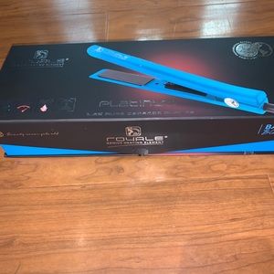 Royals Hair straightener/ flat iron Baby Blue